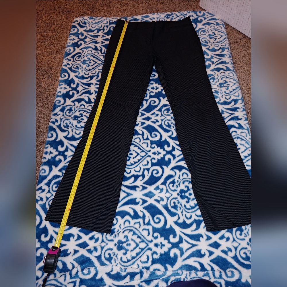 No Boundaries pin striped dress slacks. Size 9. Black and white.